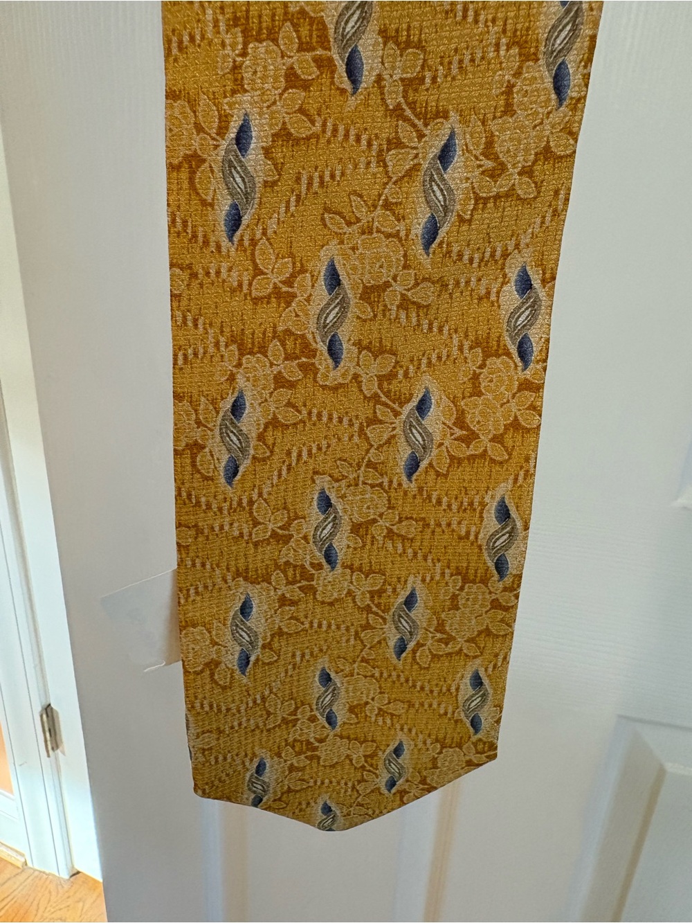 NWT- Jos. A. Bank Mustard Patterned EXTRA long tie with Blue Accents